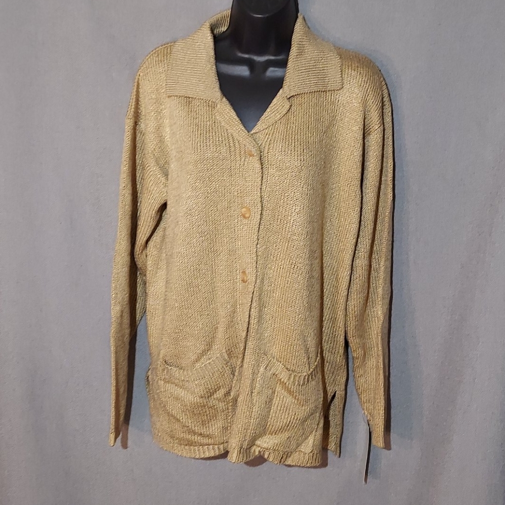 NWT Carolyn Taylor button cardigan beige size M